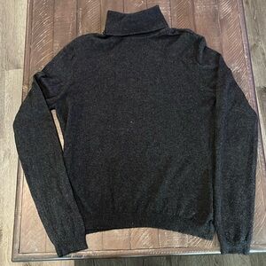 Like New Ralph Lauren new turtle neck